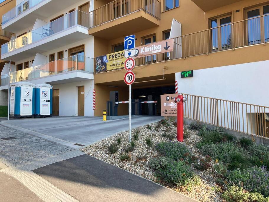 Komfortny Apartman A407 V Centre Nr, Bez Kuchyne, Parkovisko Zdarma Litra Dış mekan fotoğraf